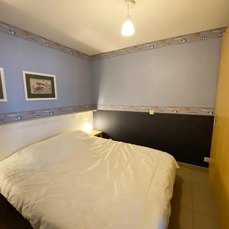 With Bicycle Storag, Cleaning Included Apartamento